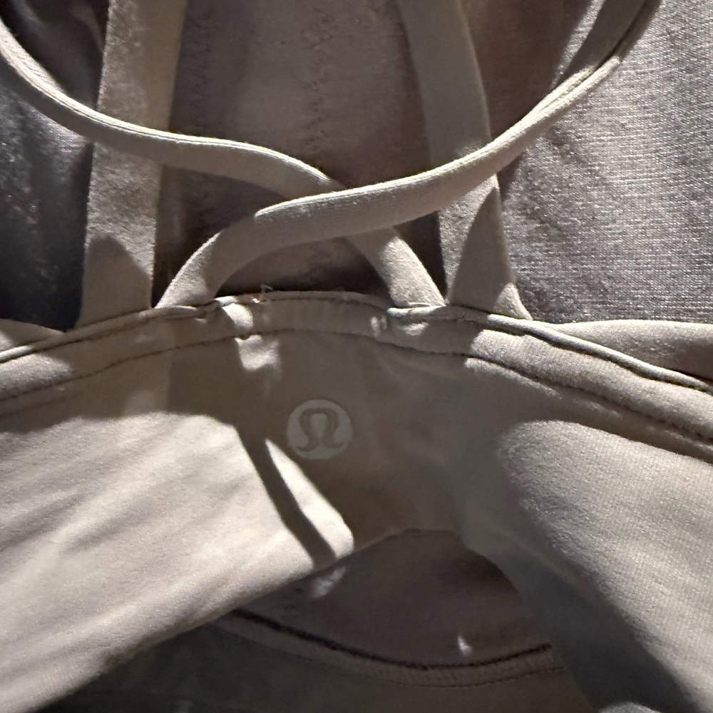 Lululemon Women's light Grey Sports Bra Size 12 - Picture 4 of 5